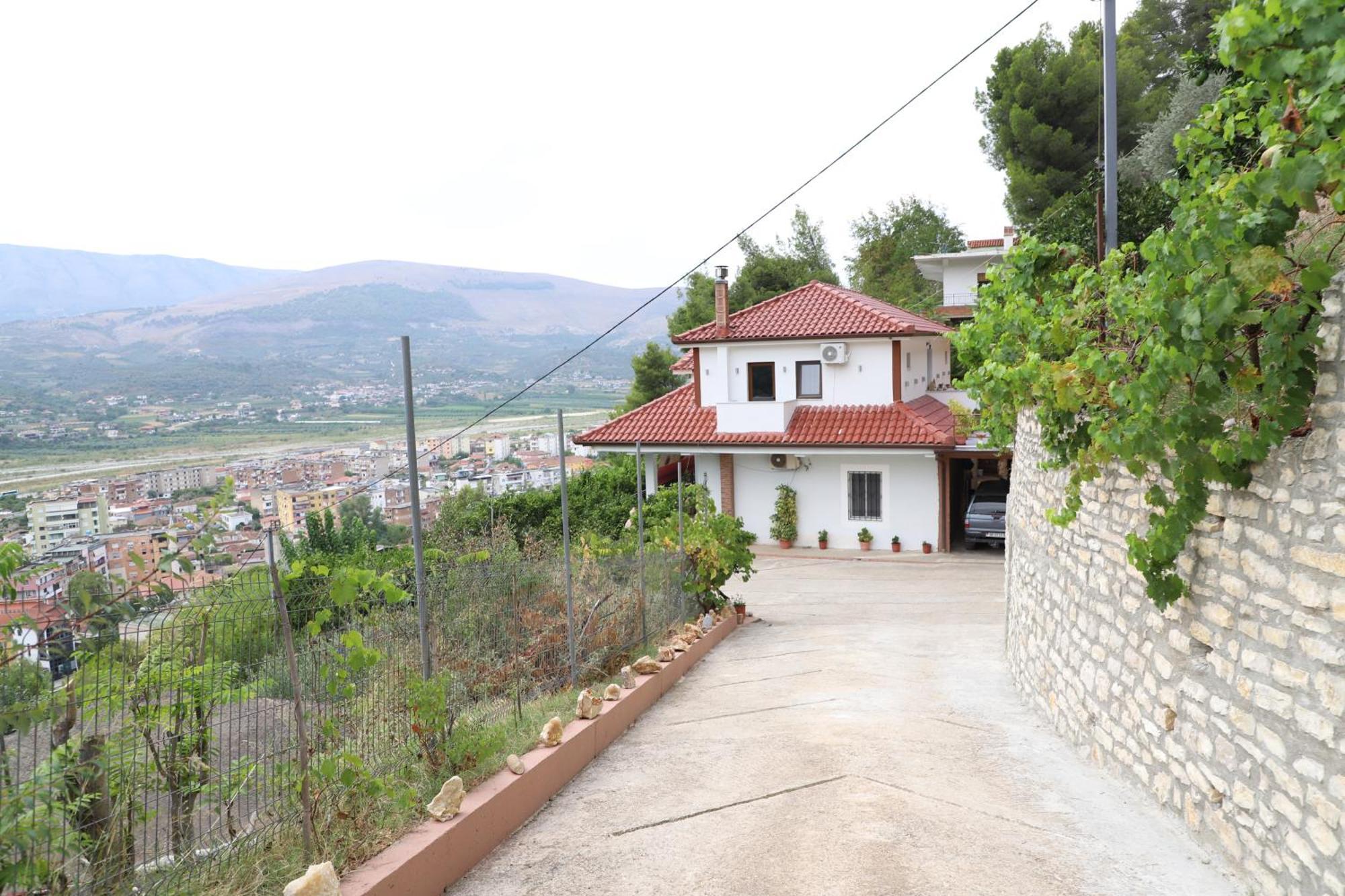 Vila Toska بيرات المظهر الخارجي الصورة